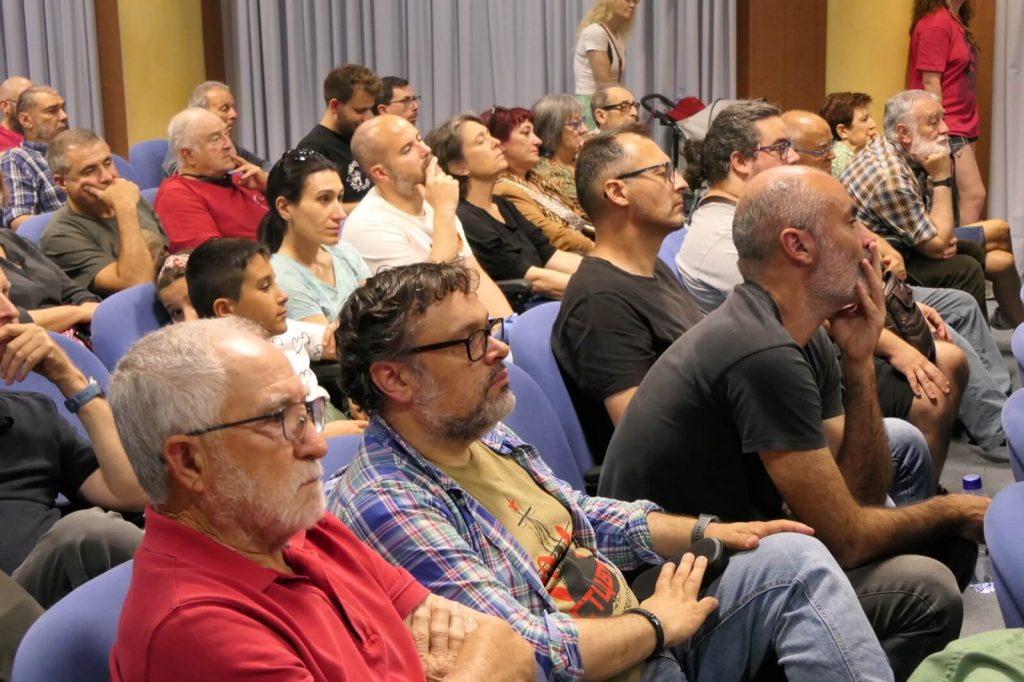 auditorio escuchando una intervención